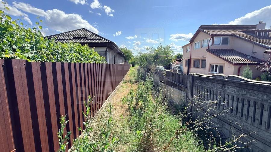 Teren de 899 mp, în Romanești