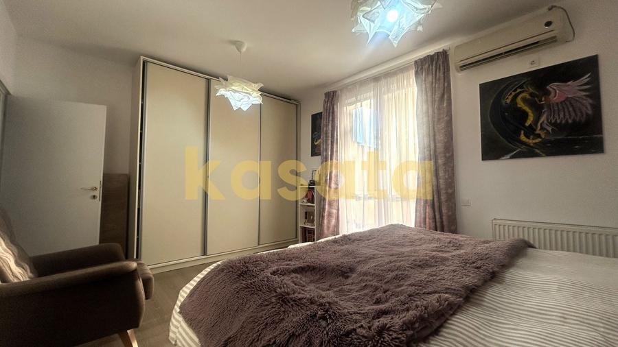 Apartament cu 3 camere semidecomandat, mobilat în Ostratu
