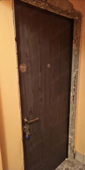 Apartament cu 2 camere nedecomandat în Lipova
