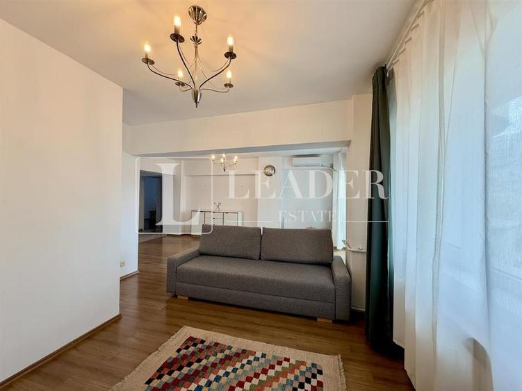 Apartament cu 4 camere decomandat, mobilat în Central