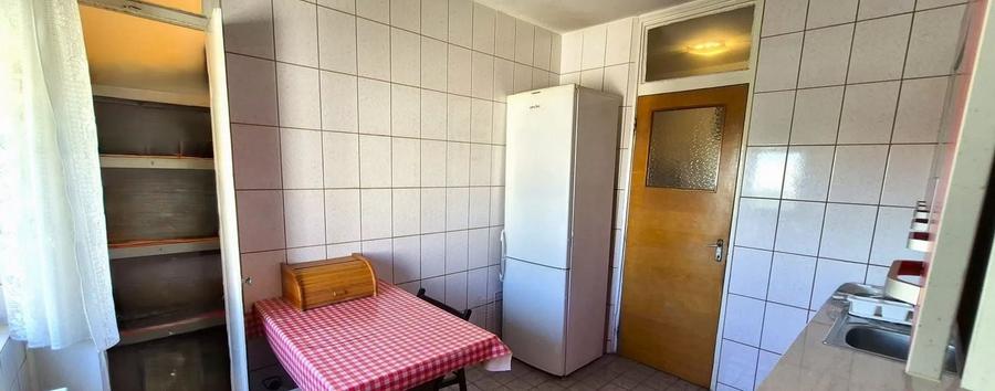 Apartament cu 3 camere decomandat în Colentina
