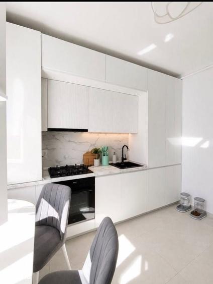 Apartament cu 4 camere decomandat în Berceni