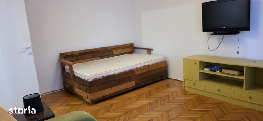Garsonieră decomandată în Elisabetin