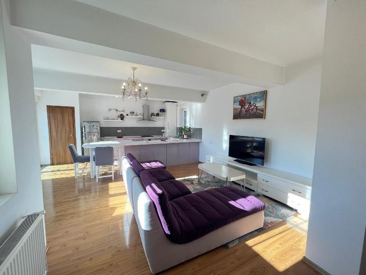 Apartament cu 3 camere decomandat în Calea Dumbrăvii