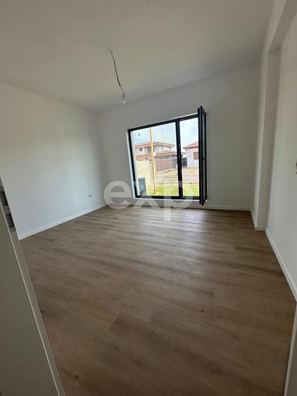Casă individuală cu 4 camere cu Teren 400 Mp în Țegheș