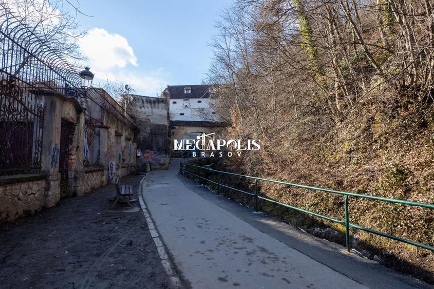 Apartament cu 2 camere semidecomandat în Centrul Istoric
