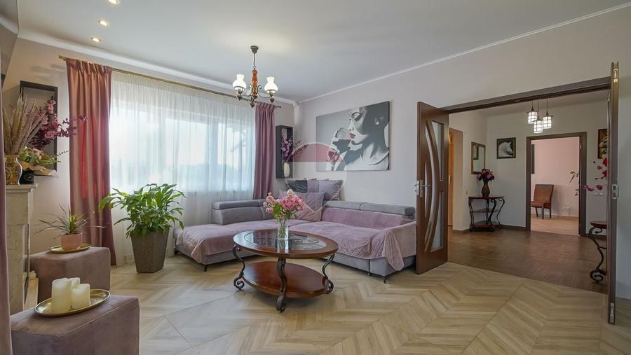 Casă individuală cu 3 camere cu Teren 739 Mp în Sânpetru