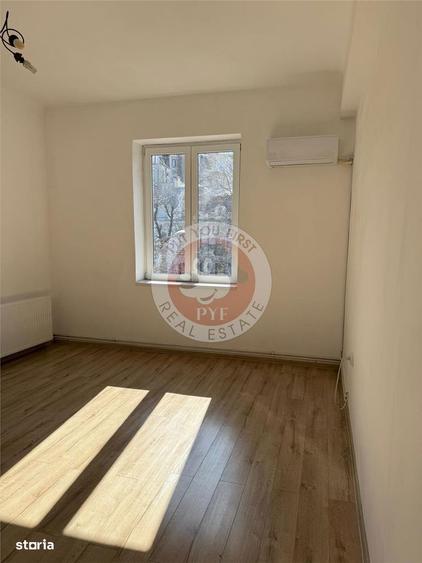 Apartament cu 3 camere decomandat în Romană