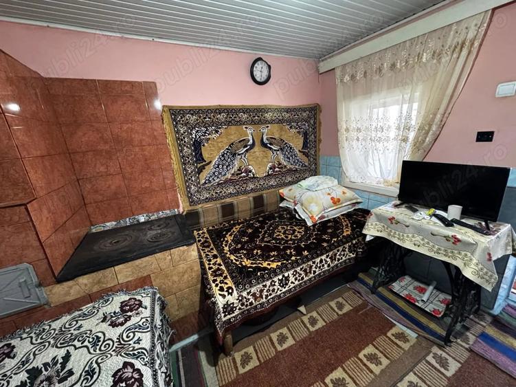 Casă cu 2 camere cu Teren 1300 Mp în Hermeziu