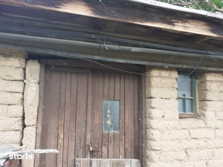 Casă cu 4 camere cu Teren 80 Mp în Bucșani