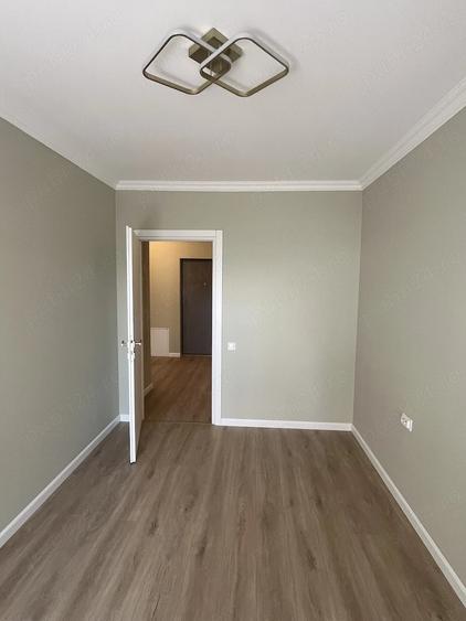Apartament cu 3 camere decomandat în Florești