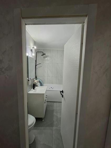 Apartament cu 2 camere decomandat, mobilat în Poarta 6