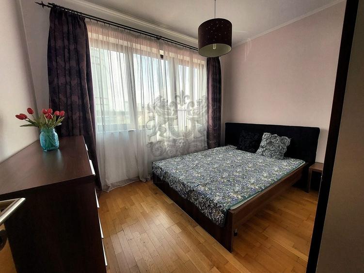 Apartament cu 3 camere decomandat, mobilat în Victoriei