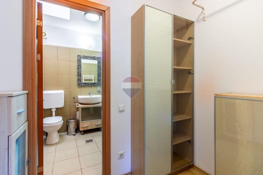 Casă / Vilă cu 6 camere de vanzare in Corbeanca, centru, autobuz, Mega - 24
