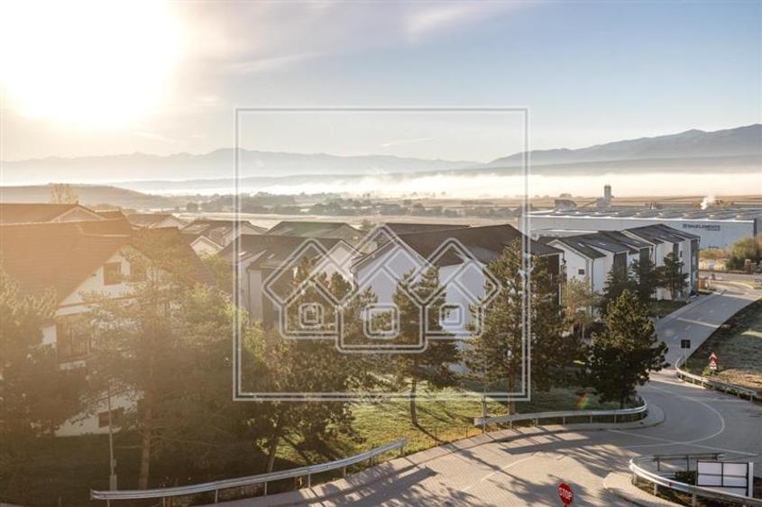 Penthouse cu 3 camere semidecomandat, mobilat în Exterior Vest