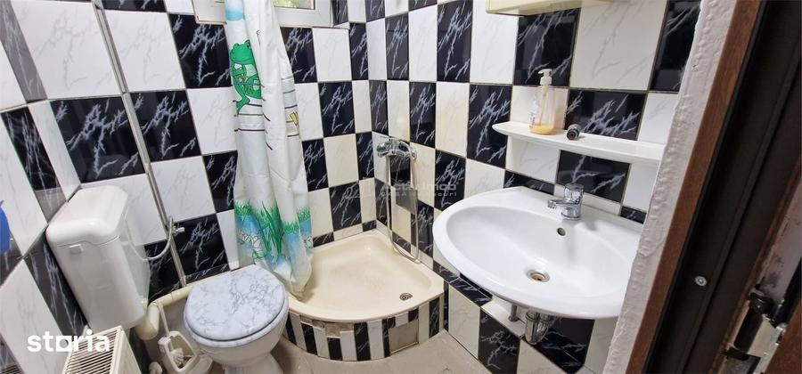 Casă cu 5 camere cu Teren 155 Mp în Muncitoresc