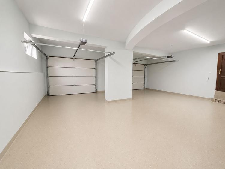 Casă individuală cu 6 camere cu Canalizare în Dealuri Oradea