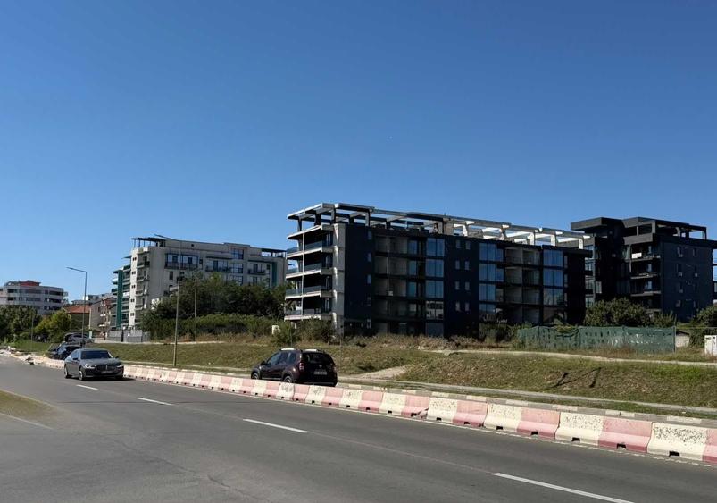 Apartament cu 3 camere decomandat în Mamaia