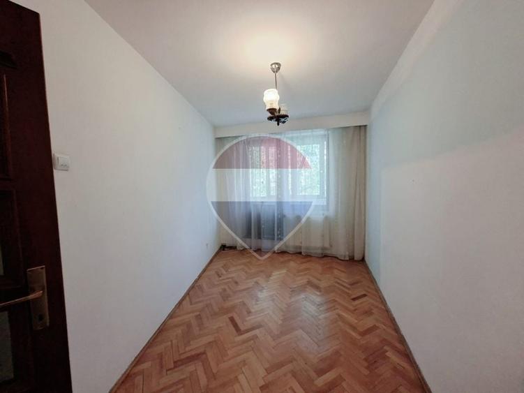 Apartament cu 4 camere decomandat în Ultracentral