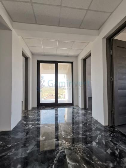 Casă individuală cu 6 camere cu Canalizare în Paleu