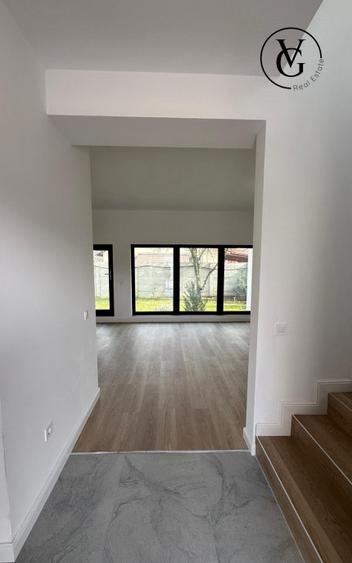 Duplex cu 4 camere cu Canalizare în Corbeanca
