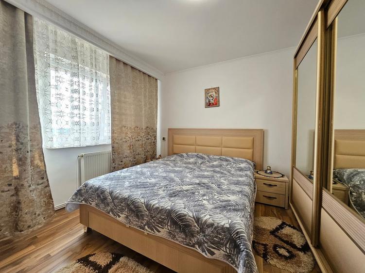 Apartament cu 3 camere decomandat în Găvana 3