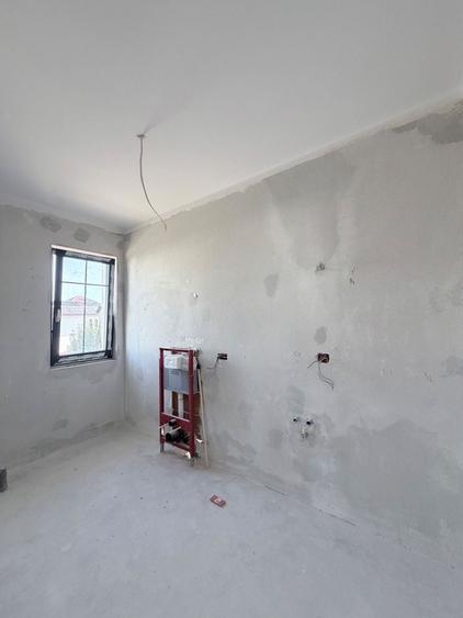 Duplex cu 5 camere cu Canalizare în Buziașului
