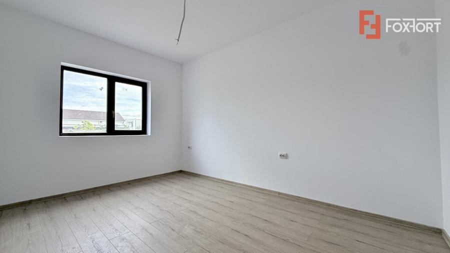 Duplex cu 4 camere cu Canalizare în Moșnița Veche