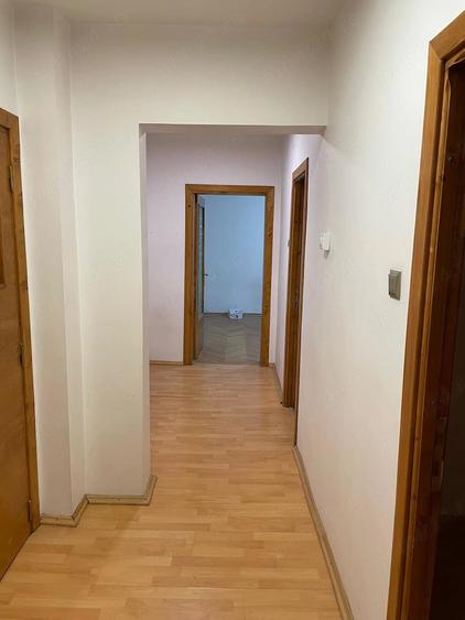 Apartament cu 4 camere decomandat în Republicii