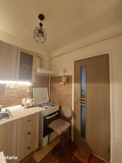 Apartament cu 3 camere decomandat în Canta