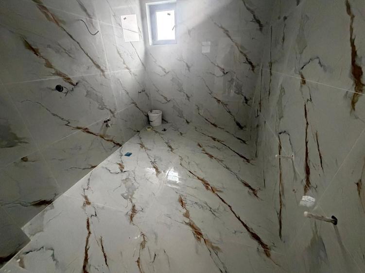 Duplex cu 3 camere cu Canalizare în Central