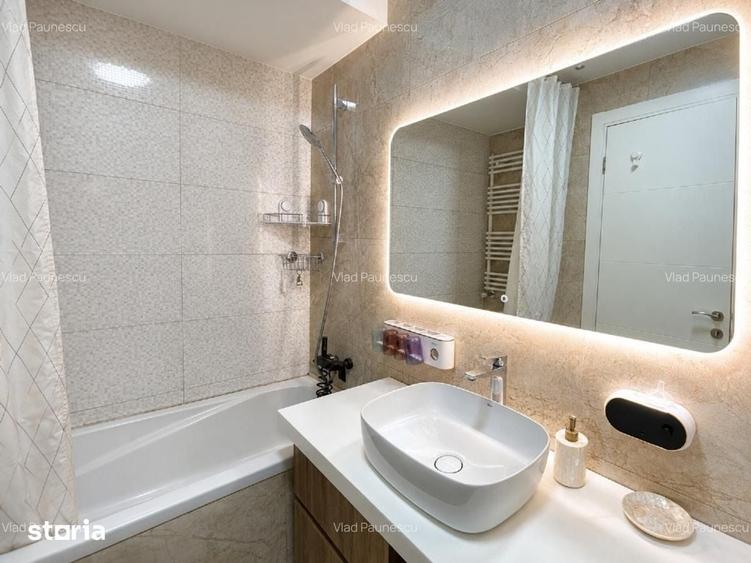 Apartament cu 3 camere semidecomandat în Tei