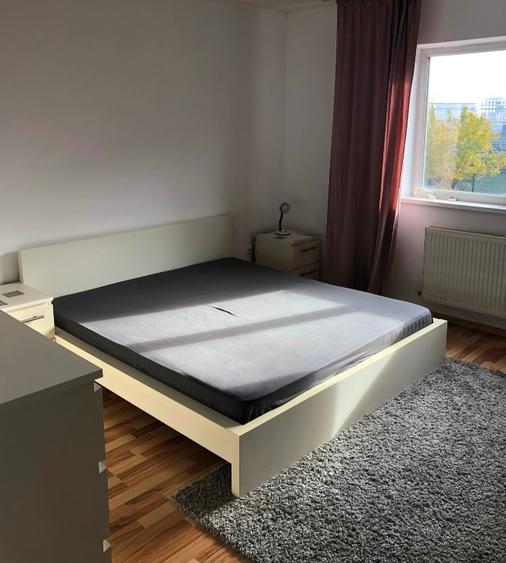 Casă individuală cu 5 camere cu Canalizare în Central