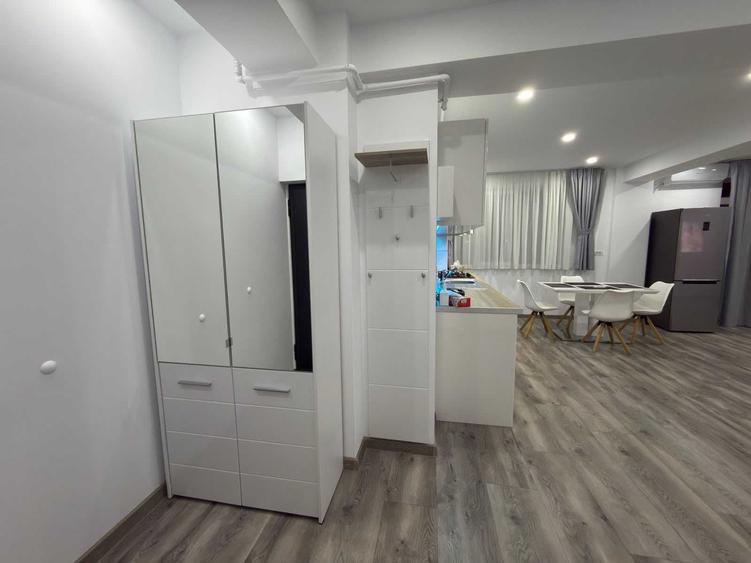 Apartament cu 2 camere decomandat în Trivale
