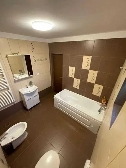 Casă individuală cu 3 camere cu Canalizare în Dobroești
