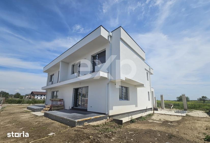 Casă cu 4 camere cu Teren 215 Mp în 1 Decembrie