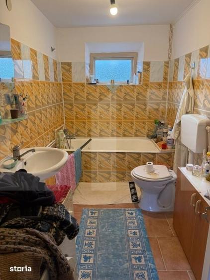 Casă cu 8 camere cu Teren 1300 Mp în Central