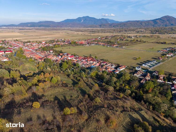 Teren de 7800 mp, în Central