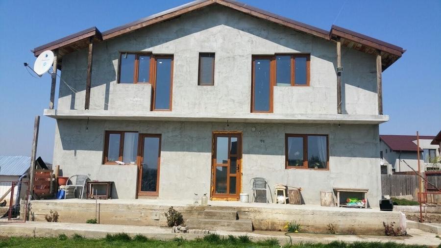 Casă cu 4 camere în Brănești