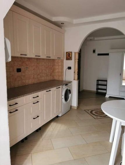 Apartament cu 2 camere decomandat în Nicolina