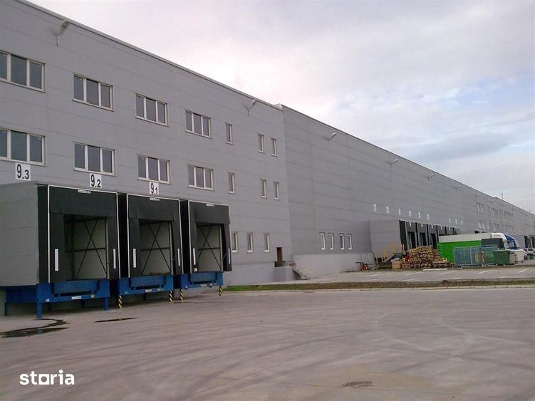 Spațiu comercial, de 4,000 mp, în Central