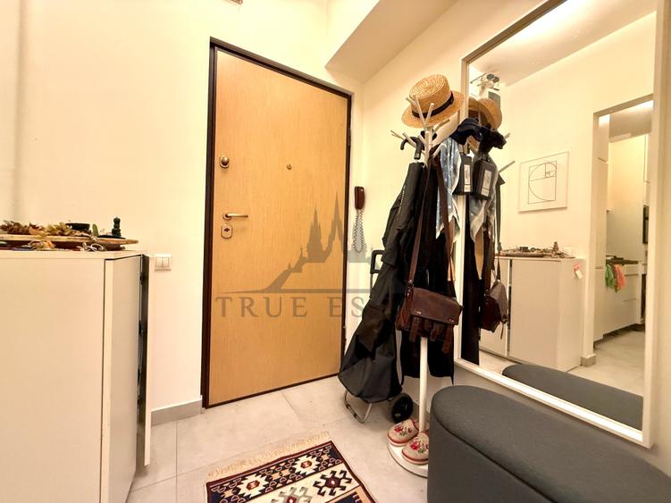 Apartament cu 3 camere semidecomandat în Armeneasca