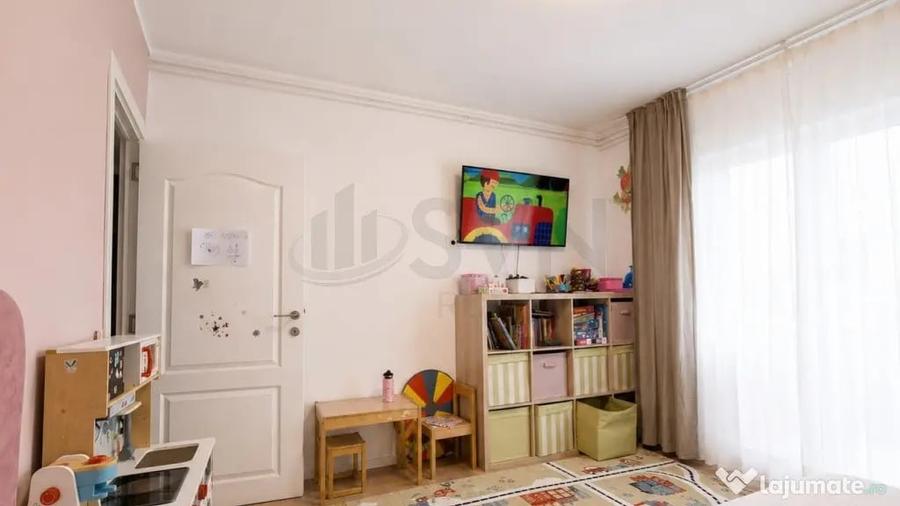 Apartament cu 4 camere decomandat în Nerva Traian