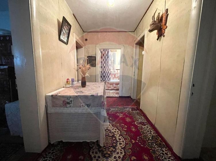 Casă individuală cu 3 camere cu Teren 1692 Mp în Oancea