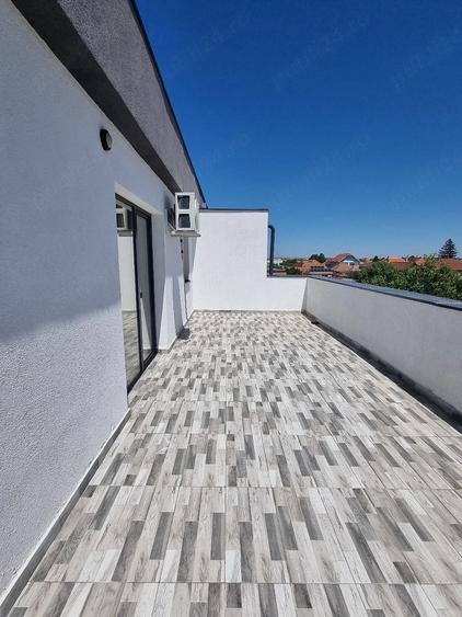 Apartament cu 2 camere decomandat în Giarmata