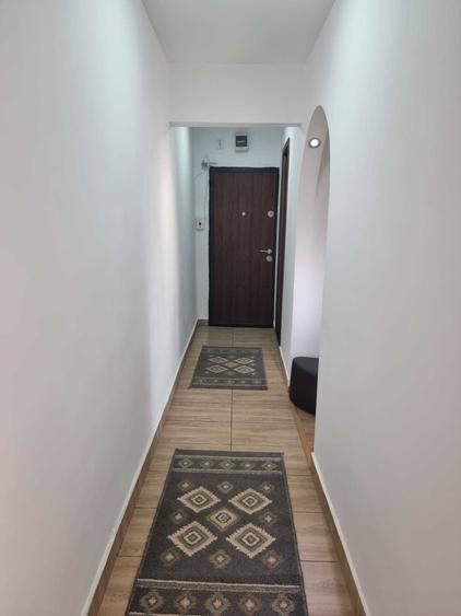 Apartament cu 2 camere semidecomandat în Micro 14