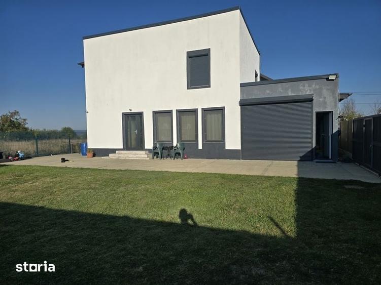 Casă cu 4 camere cu Teren 125 Mp în Central