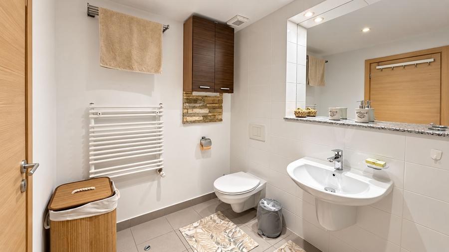 Apartament cu 3 camere, mobilat în Dristor