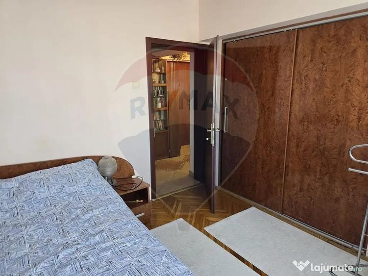 Apartament cu 2 camere decomandat în Central