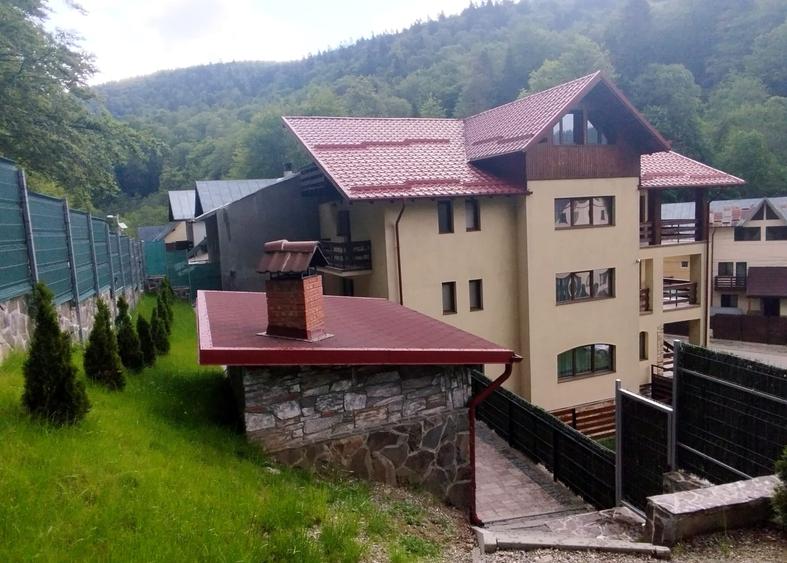 Casă cu 10 camere cu Canalizare în Valea Cerbului